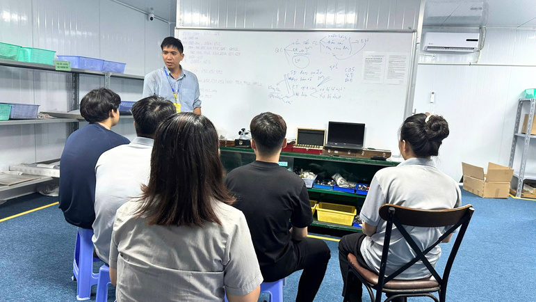 Lớp in-house